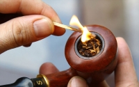 Cách châm lửa cho tẩu thuốc